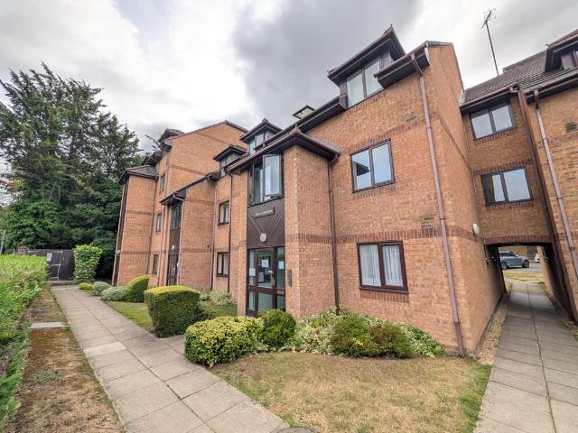 Apartment for rent in Holywell Estate, North Watford
