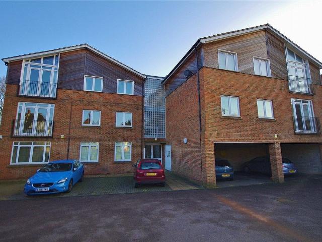Apartment for rent in Holywell Estate, North Watford