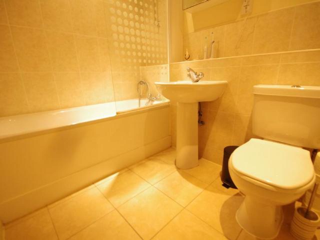 Apartment for rent in Holywell Estate, North Watford