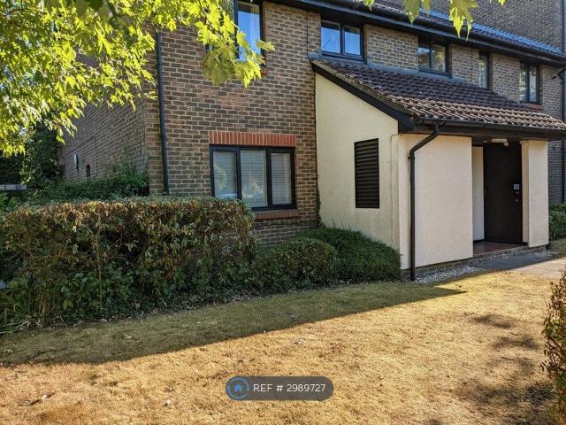 Studio for rent in Red Hill, Surrey