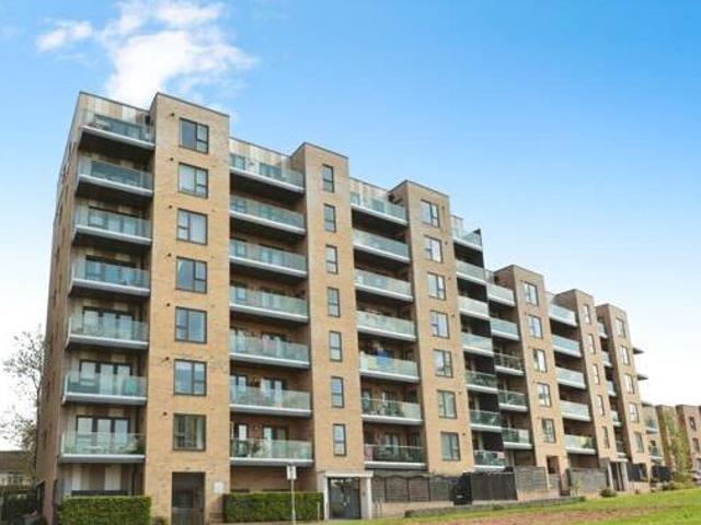 House for sale in London Borough of Ealing, Greenford