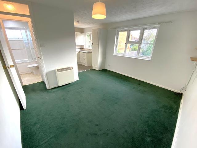Studio for rent in Falconwood, Greater London