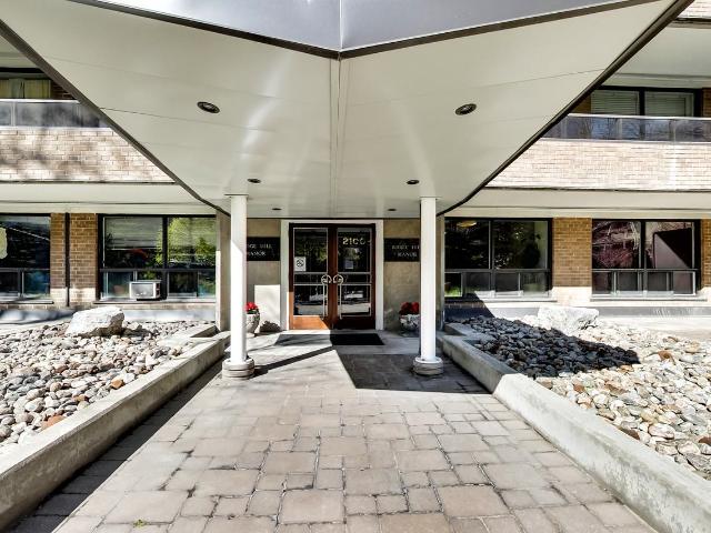 Apartment for rent in Eglinton—Lawrence, Toronto