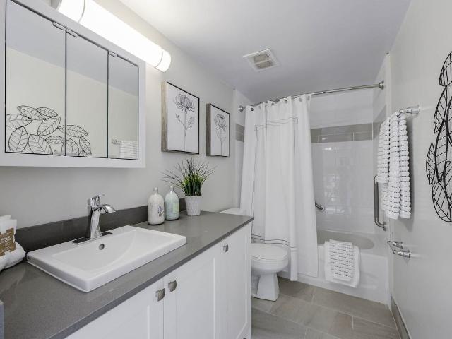 Apartment for rent in Castle Green, Oakville