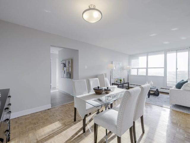 Apartment for rent in Castle Green, Oakville