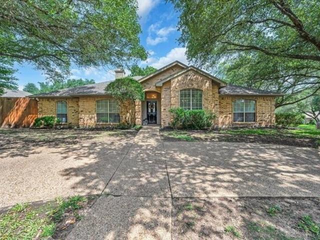 House for sale in Woodway, Texas