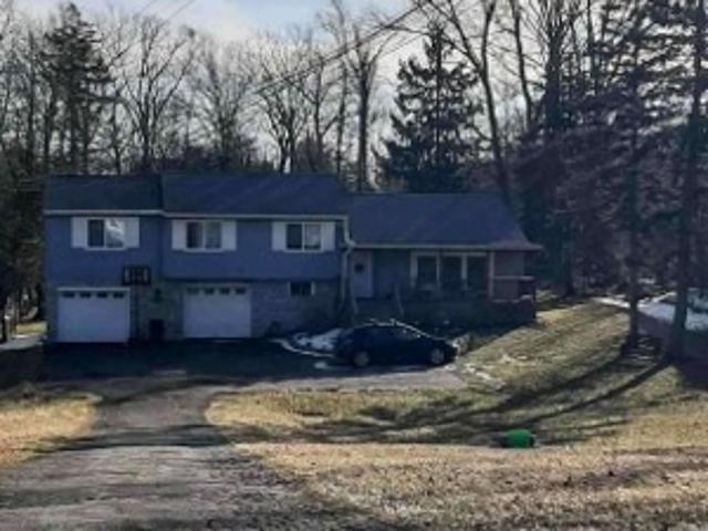 House for sale in Hinckley, Ohio