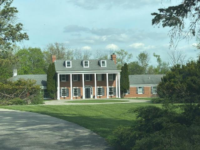 House for sale in Mchenry, Illinois