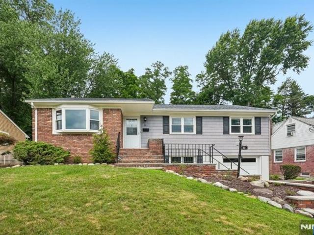 House for sale in Cedar Grove, New Jersey