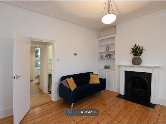 Apartment for rent in Stroud Green, Greater London