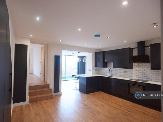 Apartment for rent in Stroud Green, Greater London