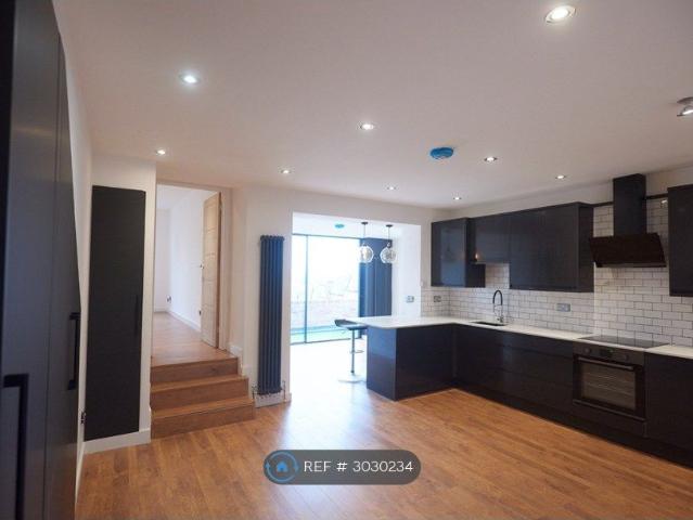 Apartment for rent in Stroud Green, Greater London