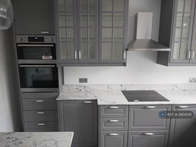 Apartment for rent in London Borough of Merton, Mitcham