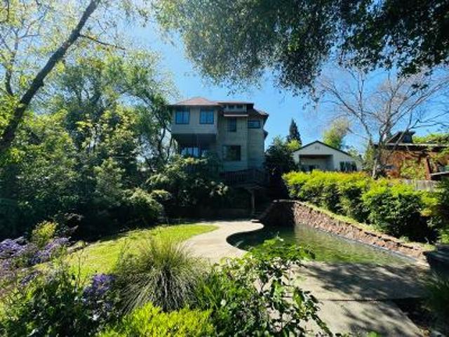House for sale in Fair Oaks