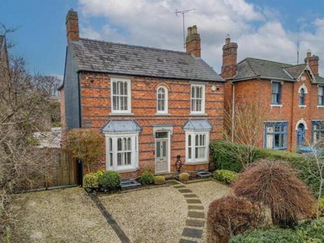 House for sale in Stourbridge, West Midlands