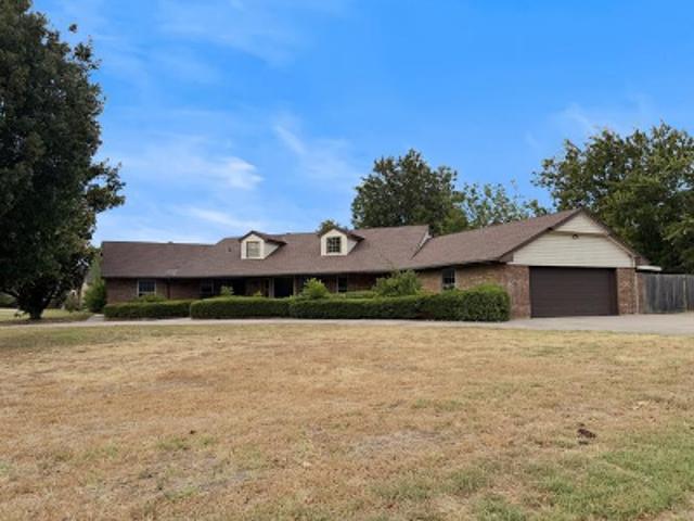 House for sale in El Reno, Canadian County
