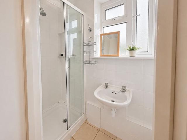 Apartment for rent in Robin Hood, The Slade