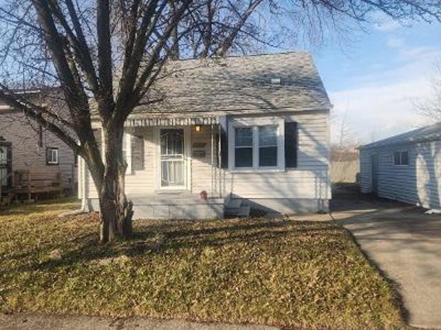House for sale in Harper Woods
