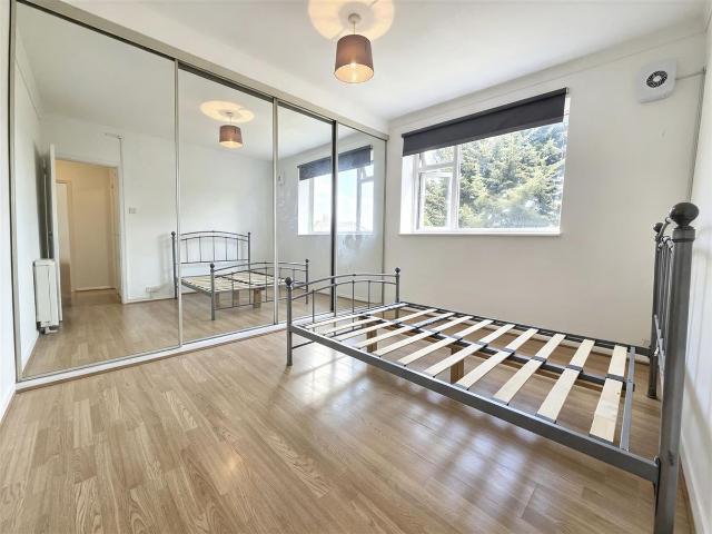 Apartment for rent in Bowes Park, Greater London