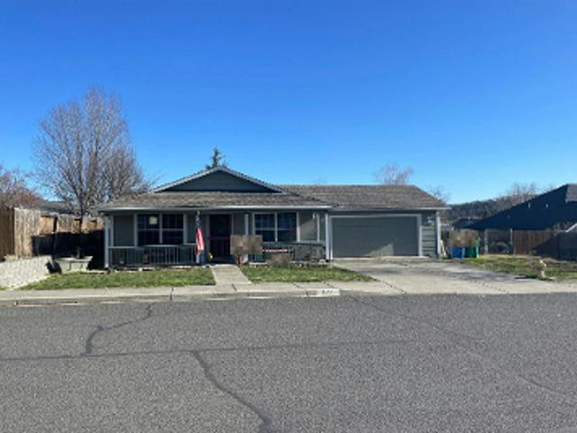 House for sale in Eagle Point, Jackson County