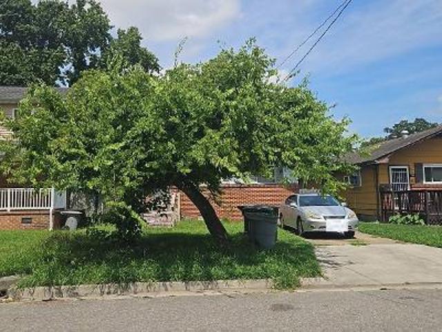House for sale in Hampton