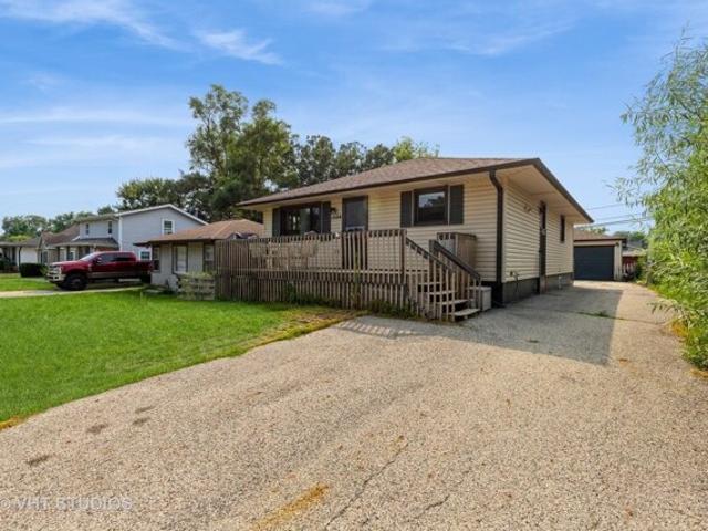 House for sale in Round Lake