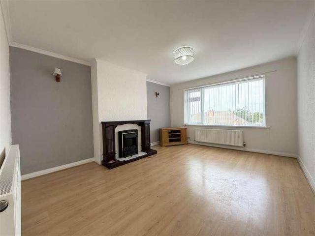 Apartment for rent in Pensby, Wirral