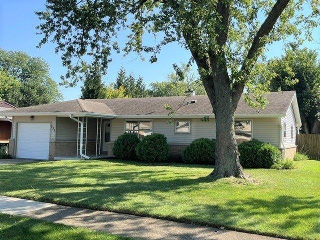 House for sale in Elk Grove Village, Illinois