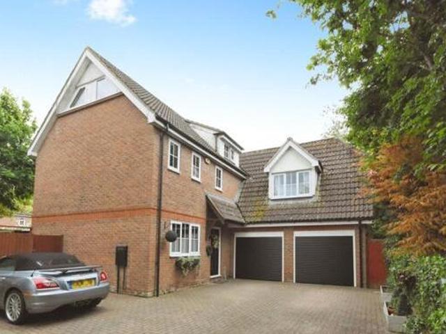 House for sale in Chipping Hill, Essex