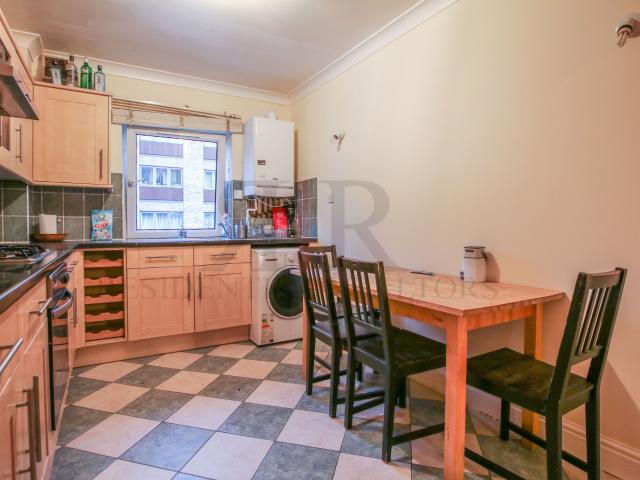 Apartment for rent in Thames View, Greater London
