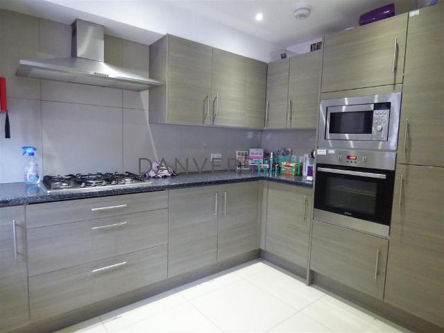 House for rent in West End, Old Wharf