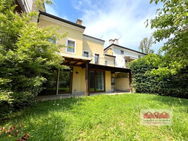 Villa Indipendente in affitto a Bertesinella, Vicenza