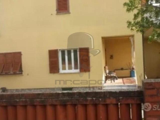 Villa Indipendente in affitto a Marina di Massa, Marina Di Massa
