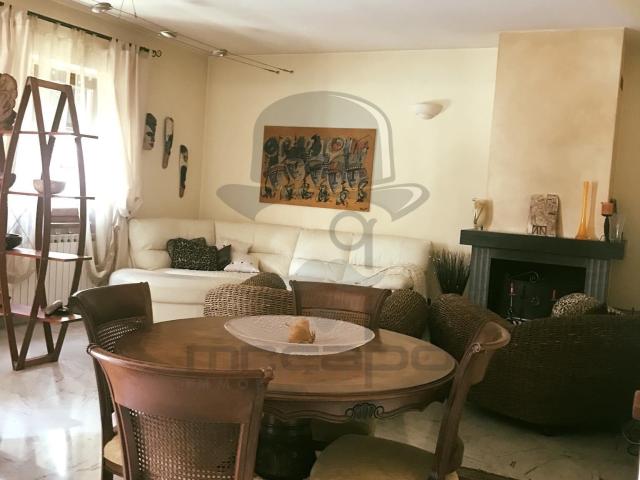 Villa Indipendente in affitto a Carrara, Toscana