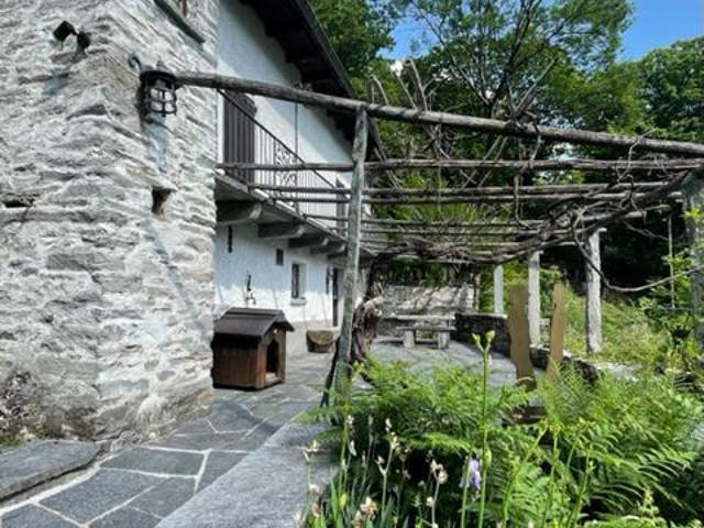 Reihenfamilienhaus kaufen in Maggia, Tessin