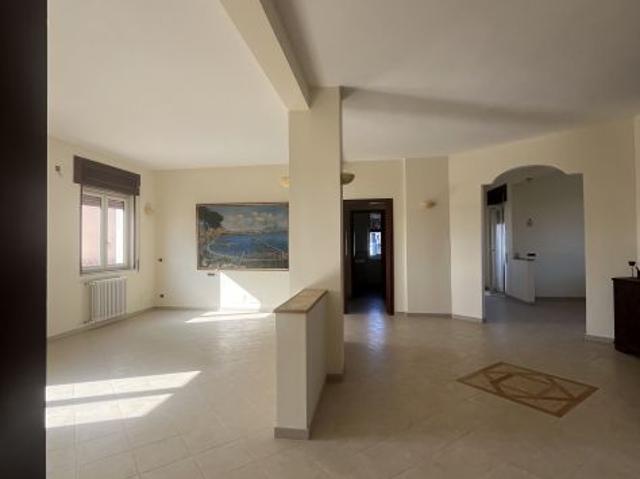 Appartamento in vendita a Castel Volturno, Campania