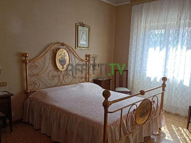 Villa Indipendente in affitto a Carrara, Toscana