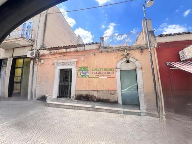 Villa Indipendente in vendita a Comiso, Sicilia