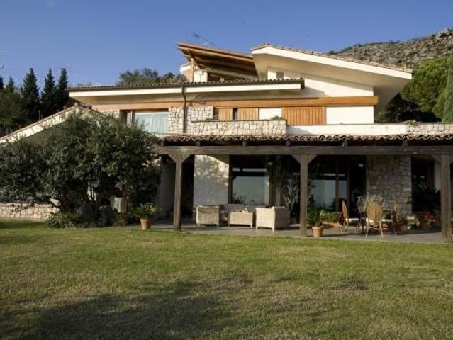 Villa Indipendente in vendita a Gianola, Formia