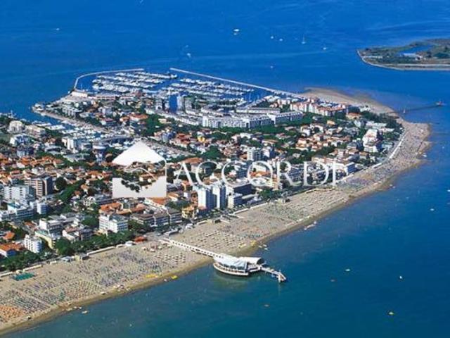 Locale Commerciale in vendita a Lignano Pineta, Friuli-Venezia Giulia