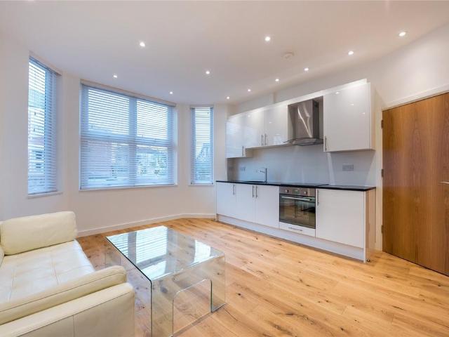 Apartment for rent in Dollis Hill, Greater London
