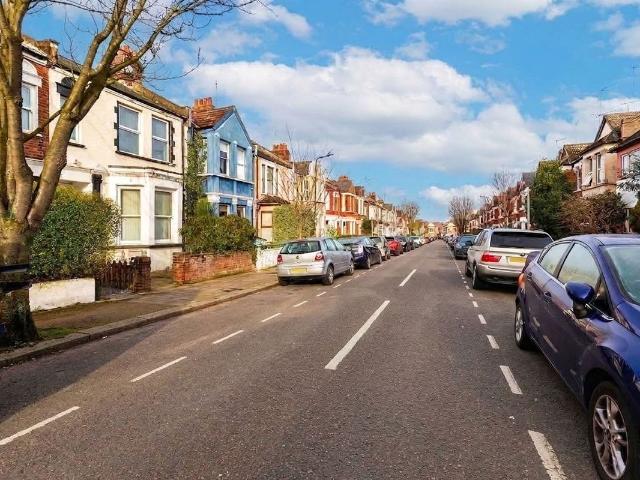 House for rent in Dollis Hill, Greater London