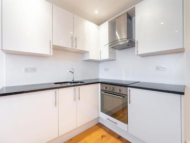Apartment for rent in Dollis Hill, Greater London