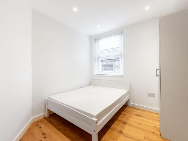 House for rent in Dollis Hill, Greater London
