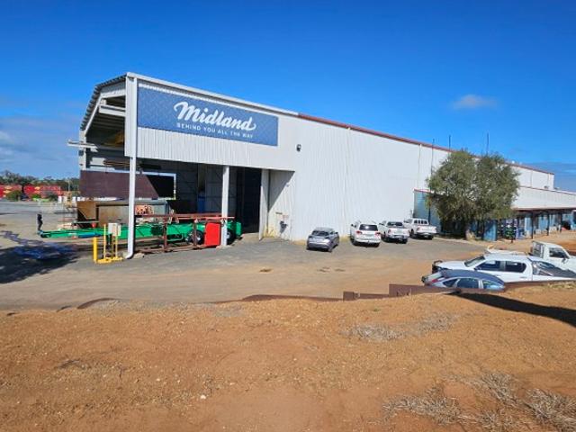 Warehouse for rent in Parkes, Parkes Shire Council