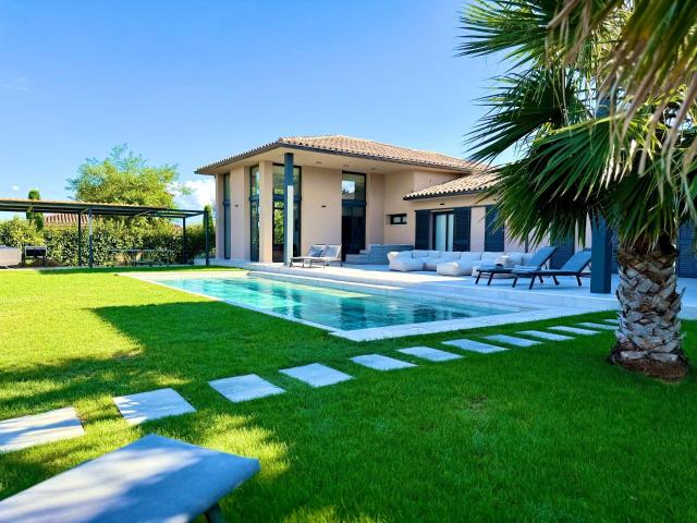 Casa en venta en Alt Empordà, Catalunya
