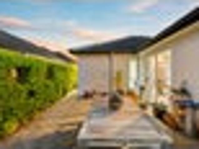 House for sale in Henderson, Henderson-Massey