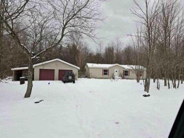 House for sale in Interlochen