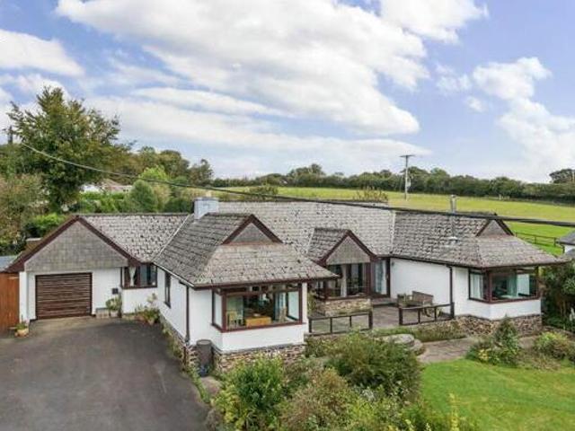 House for sale in Callington, Cornwall