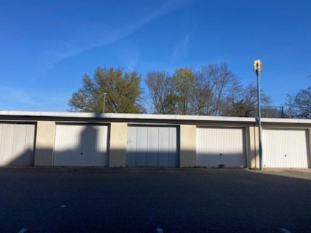 Garage vente à Rillieux-la-Pape, Rhône